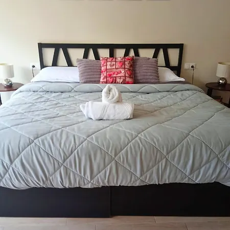 En Montserrat- Montserrat Paradise 公寓