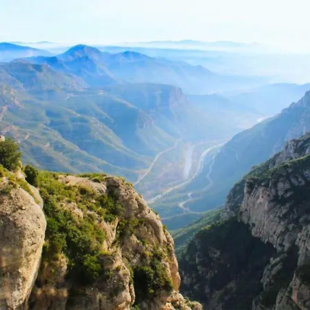 En Montserrat- Montserrat Paradise *